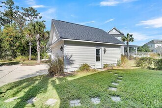 Building Photo - Gorgeous Carolina Park Home on a Corner Lot