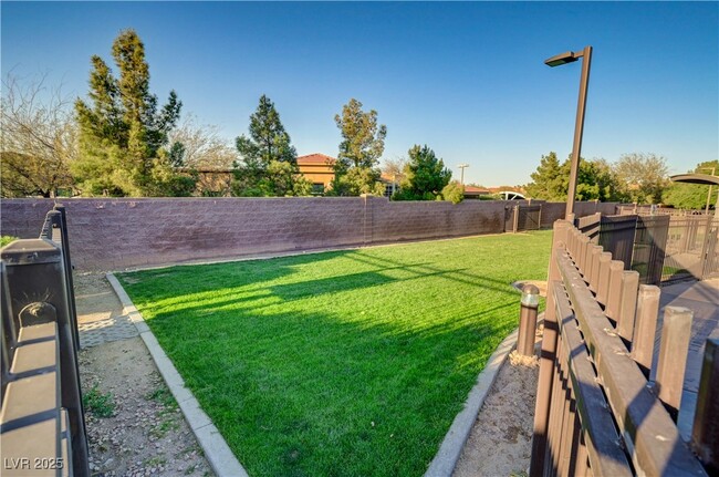 Building Photo - 702 Blackrock Rim Dr