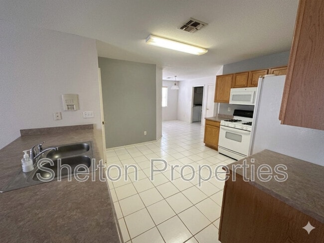 Building Photo - 7391 W Solano Dr N