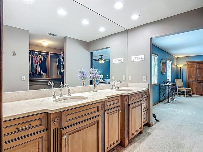 Building Photo - 4661 SW 7th Avenue Rd