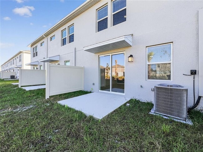 Building Photo - 2735 Skyline Lp