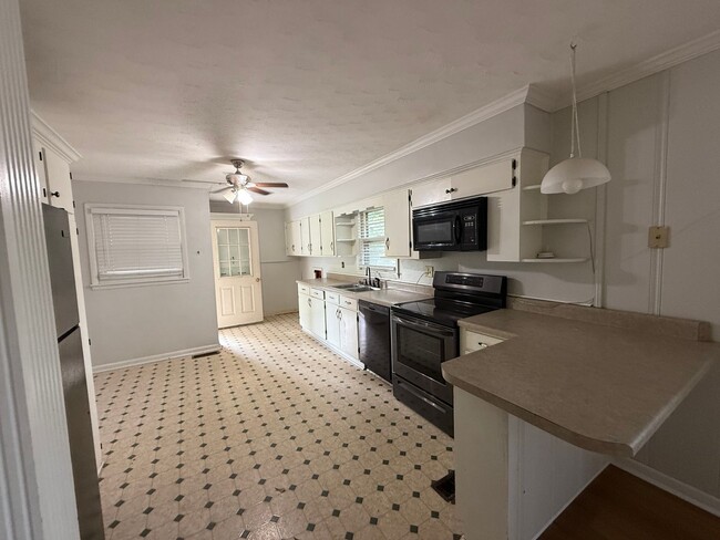 Building Photo - Welcome Home to Comfort and Charm in Decat...