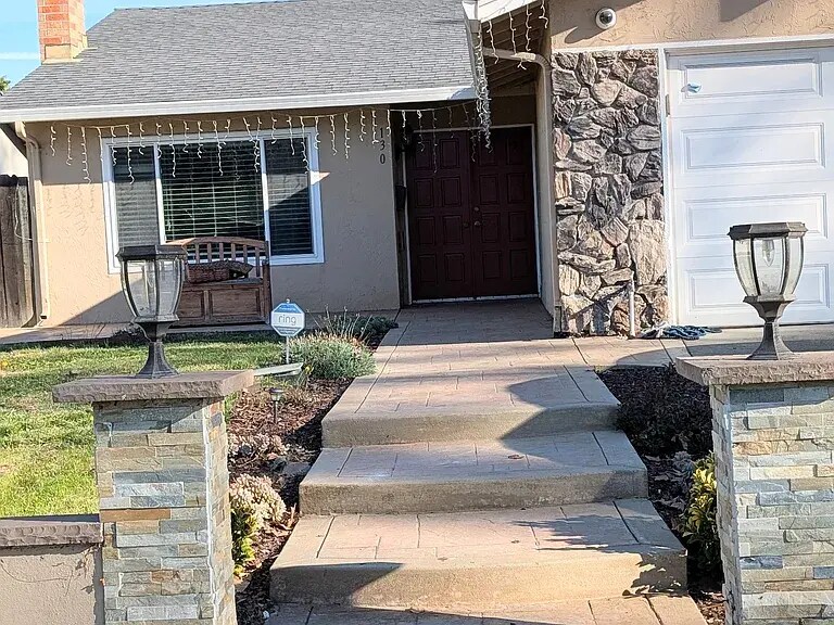 Building Photo - 130 Avenida Espana