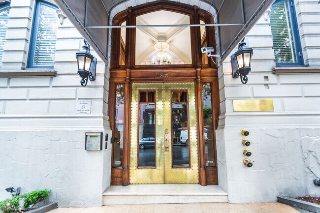 Building Photo - 795 Pine