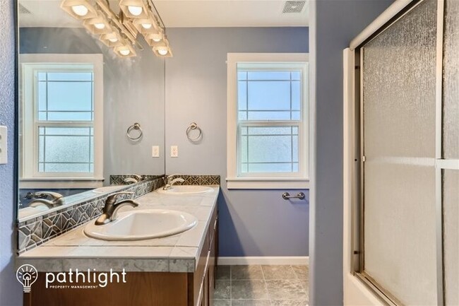 Building Photo - 5320 Southeast Frances Court, Hillsboro, O...