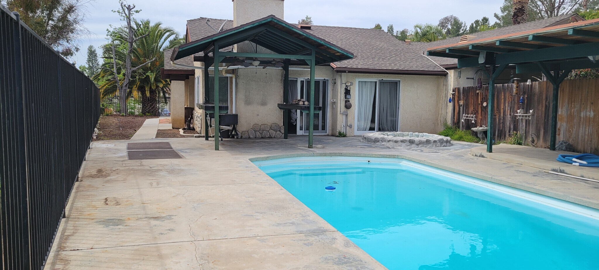 patio area - 6828 Chapman Pl