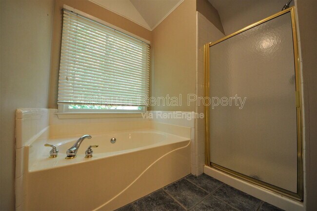 Building Photo - 7115 Red Fox Ln