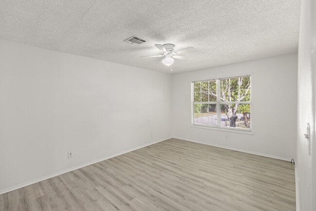 Building Photo - 334 Calhoun Ave