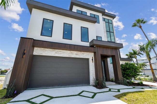 Building Photo - 3 Treasure Ln