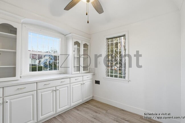 Building Photo - 1421 Stearns Dr