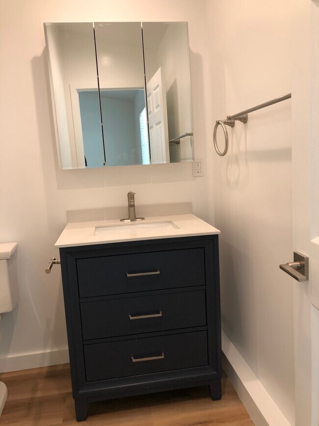 Building Photo - 7539 Royer Ave