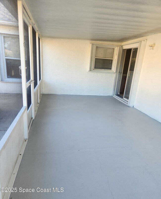 Building Photo - 2113 Greyfield St NE