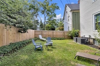 Building Photo - 146 Lancaster Ave