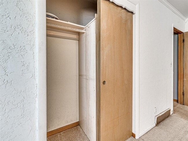 Building Photo - 1212 Lynnwood Dr