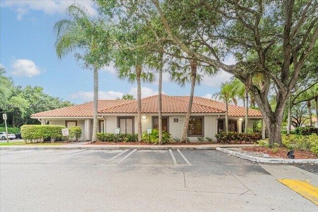 Building Photo - 3212 Coral Lake Ln
