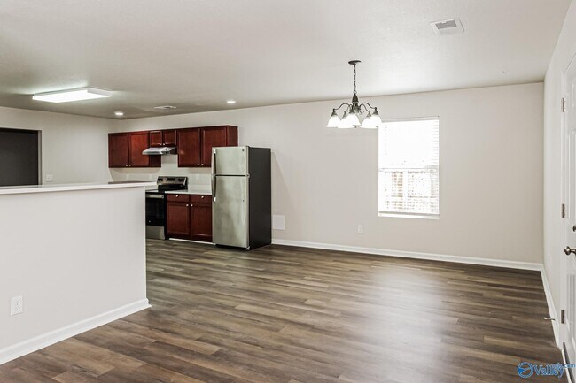 Building Photo - 100 Waterway Dr