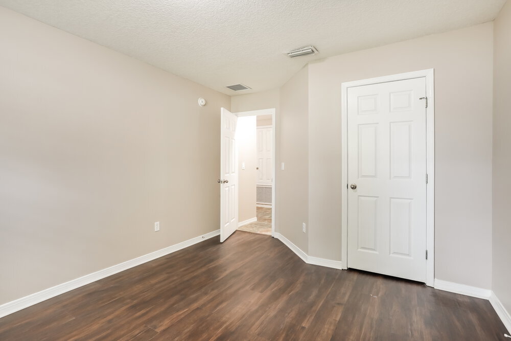 Building Photo - 3249 Silverado Cir