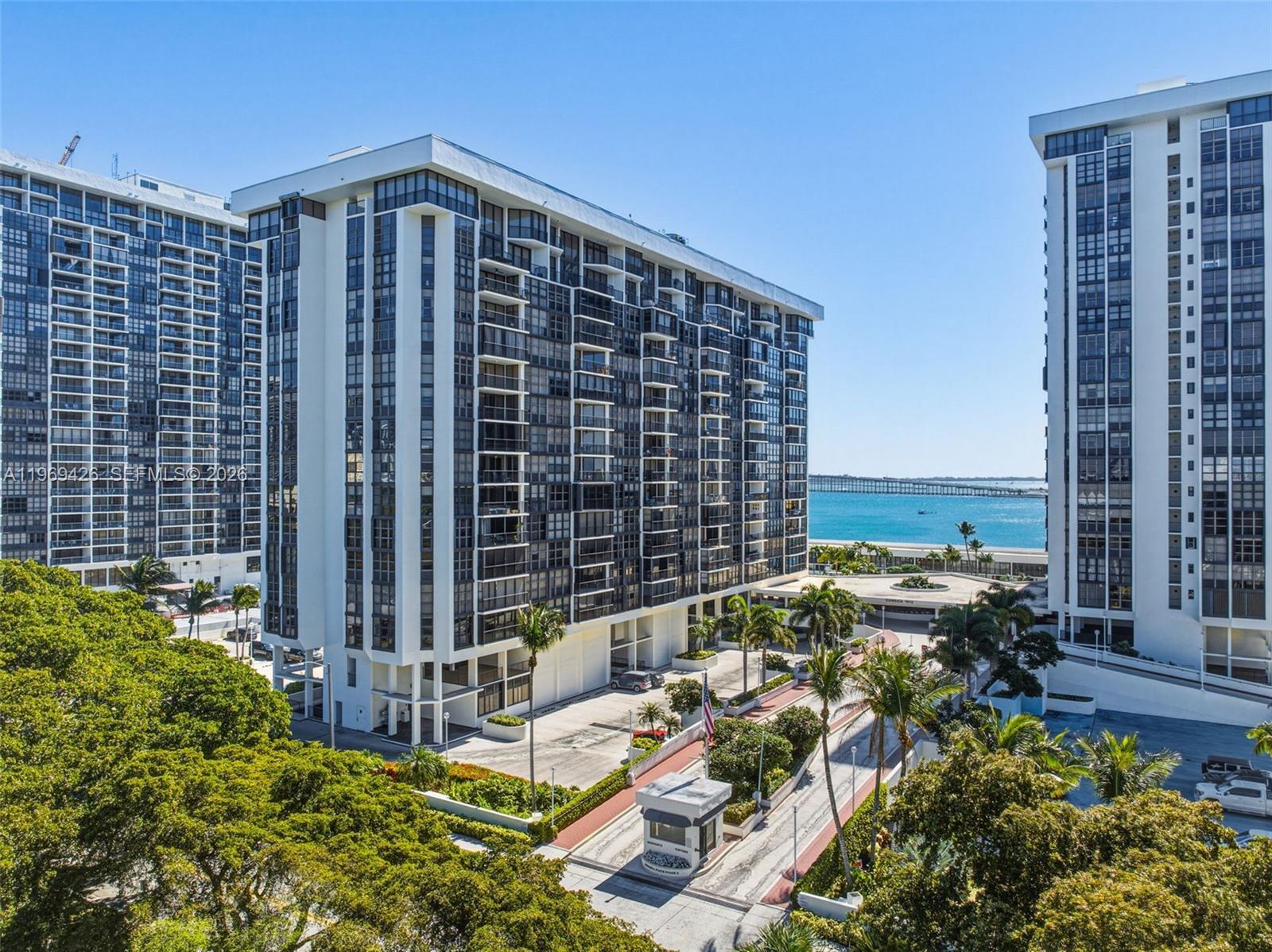 Building Photo - 1915 Brickell Ave