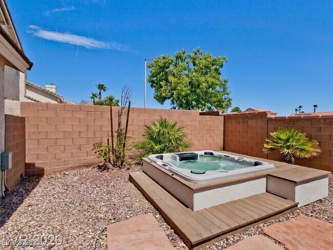 Building Photo - 9712 Panorama Cliff Dr