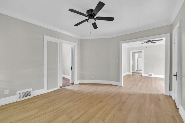 Building Photo - 3218 E 117th St