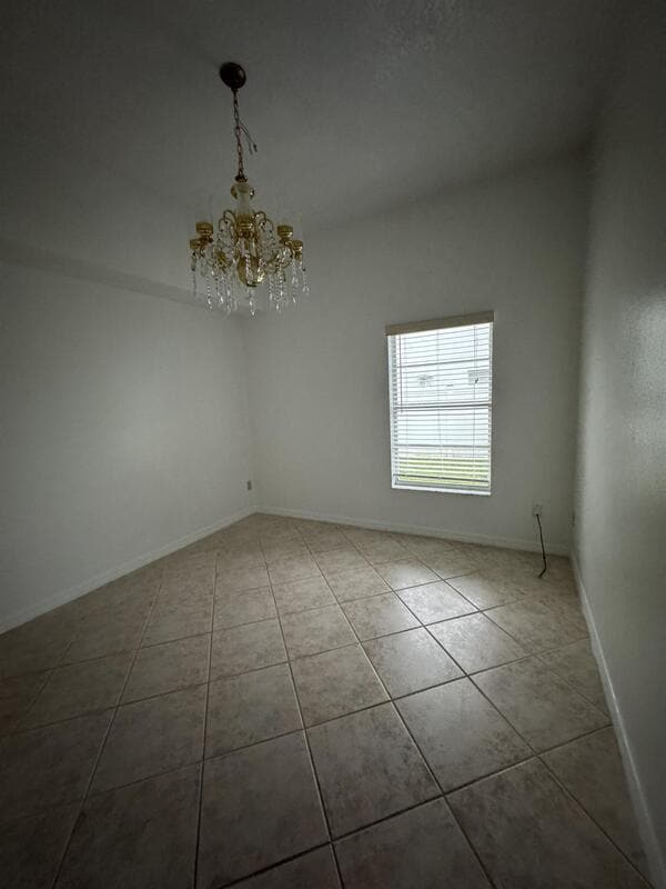 Building Photo - 664 Wyckliffe Pl