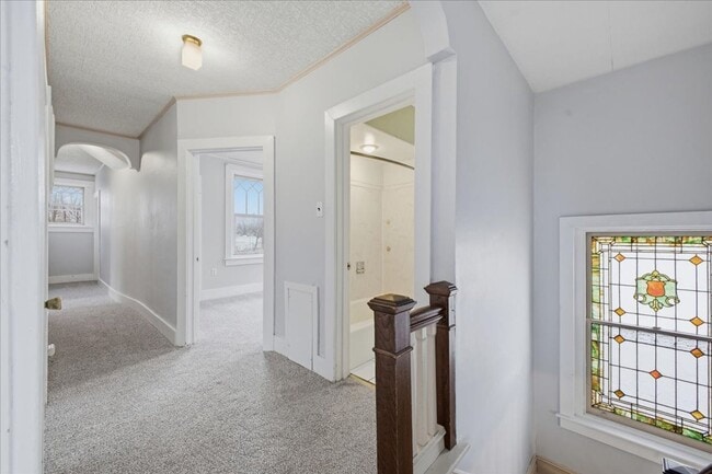 Building Photo - Spacious Victorian, over 2400 sq ft