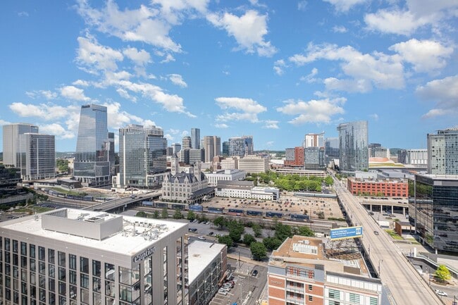 Building Photo - Luxury 1-Bedroom Condo in The Pullman – Do...