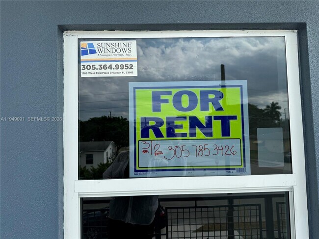 Building Photo - 526 NW 6th St