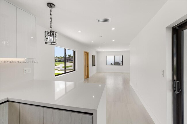 Building Photo - 6010 SW 108th Pl