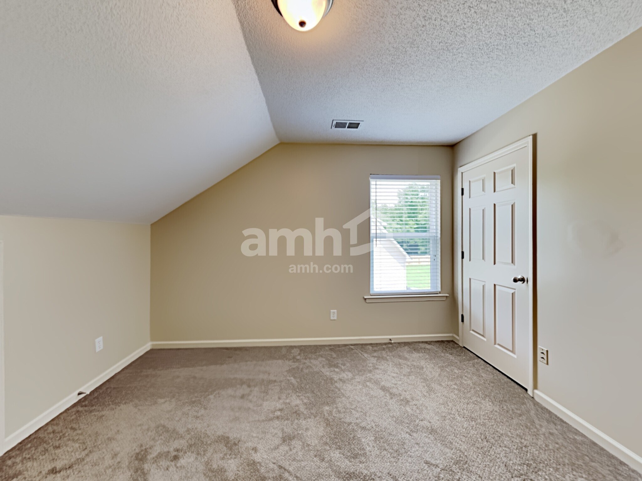 Building Photo - 6620 Hollister Ln