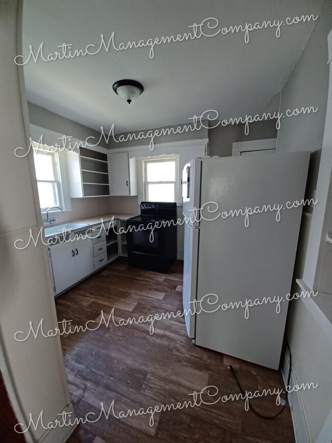 Building Photo - 1426 S Sneed Ave