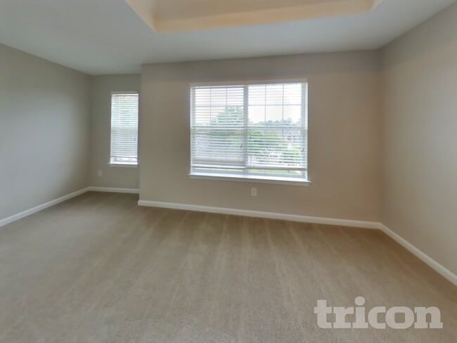 Building Photo - 9493 Creekside Rd