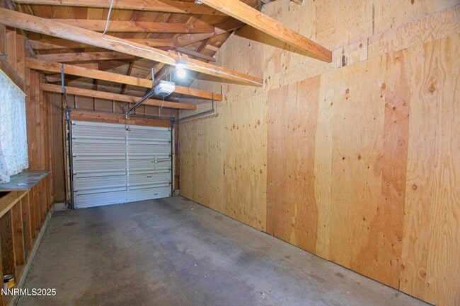 Building Photo - 3103 Lakeside Dr