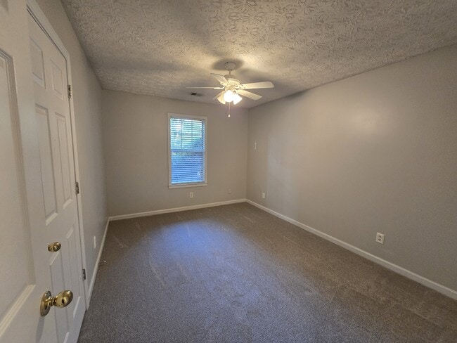 Building Photo - 3585 Plum Creek Trail NW