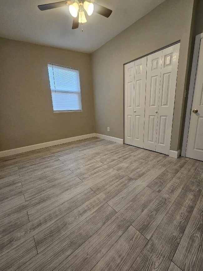 Building Photo - 703 W Veterans Dr