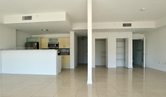 Building Photo - 2694 Inagua Ave