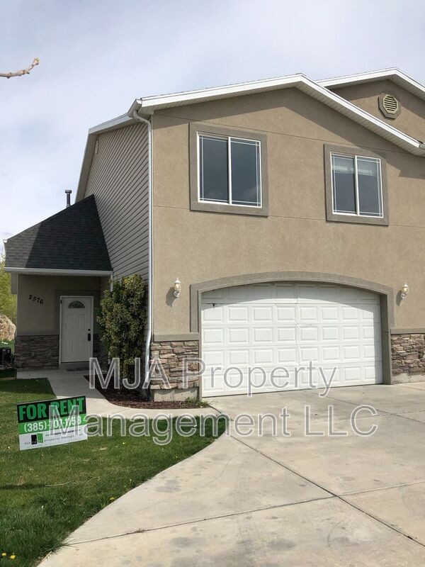 Building Photo - 2574 Robin Rd