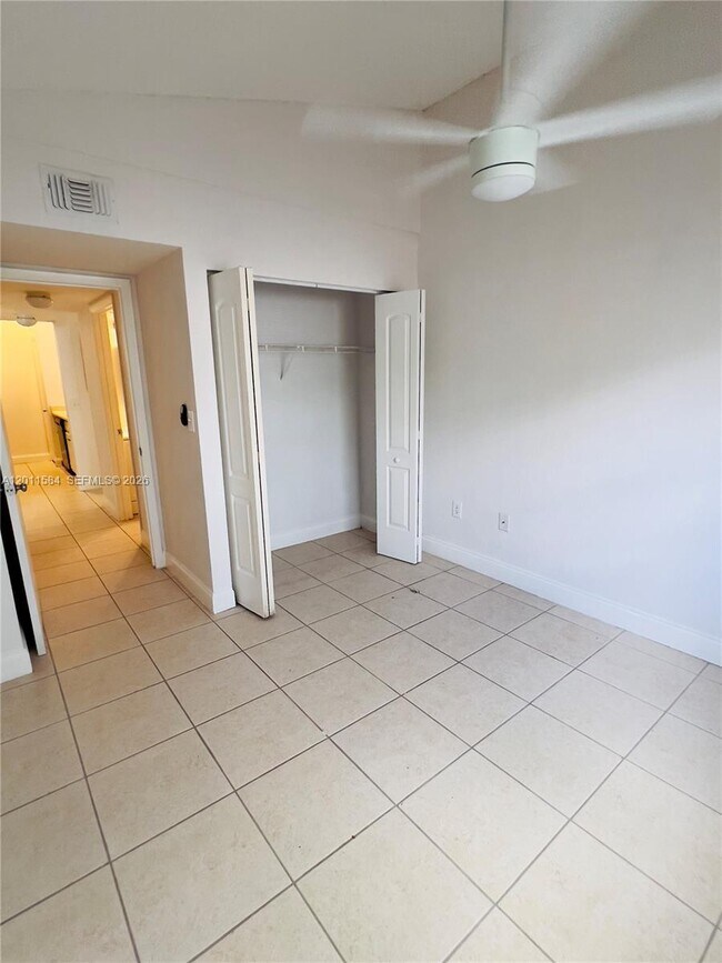 Building Photo - 2880 N Oakland Forest Dr