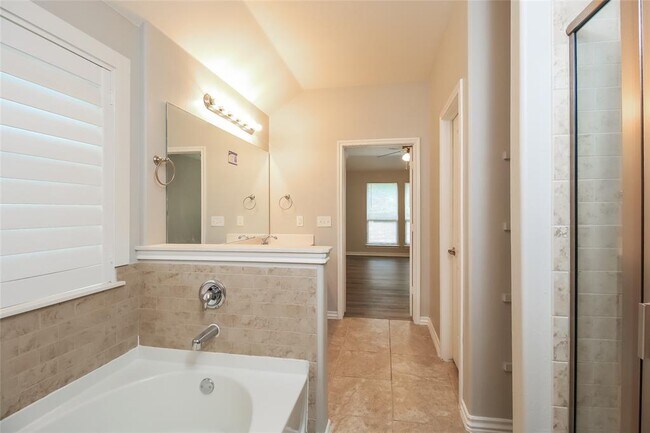 Building Photo - 11704 Gwendolyn Ln