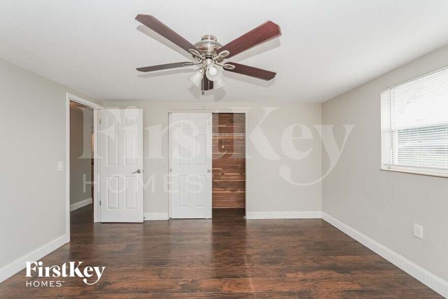 Building Photo - 3625 Galway Dr