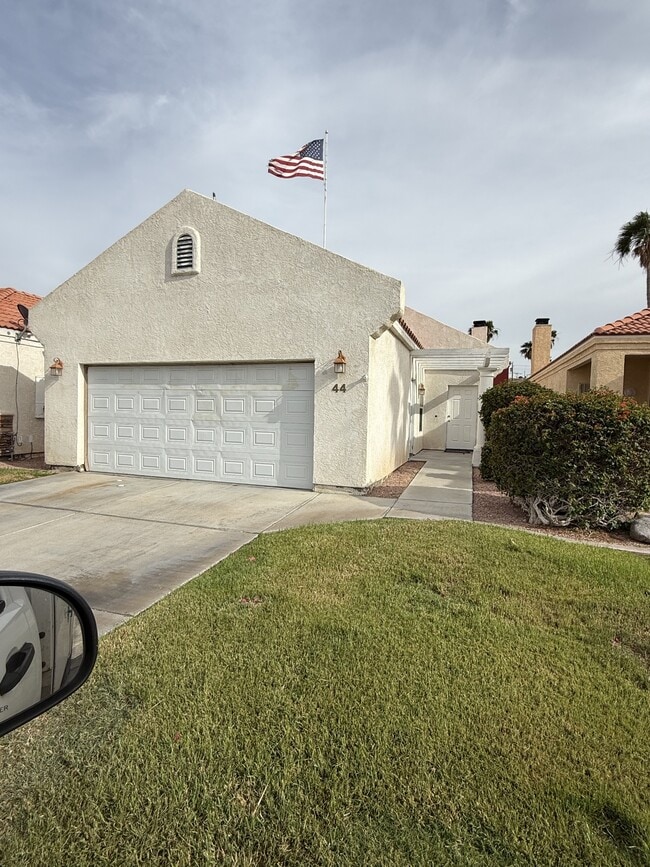 Building Photo - 1825 E Shore Villas Dr