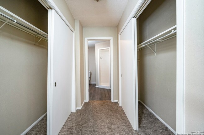 Building Photo - 1819 Babcock Rd