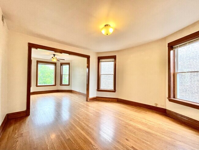 Building Photo - 3319 W Pierce Ave