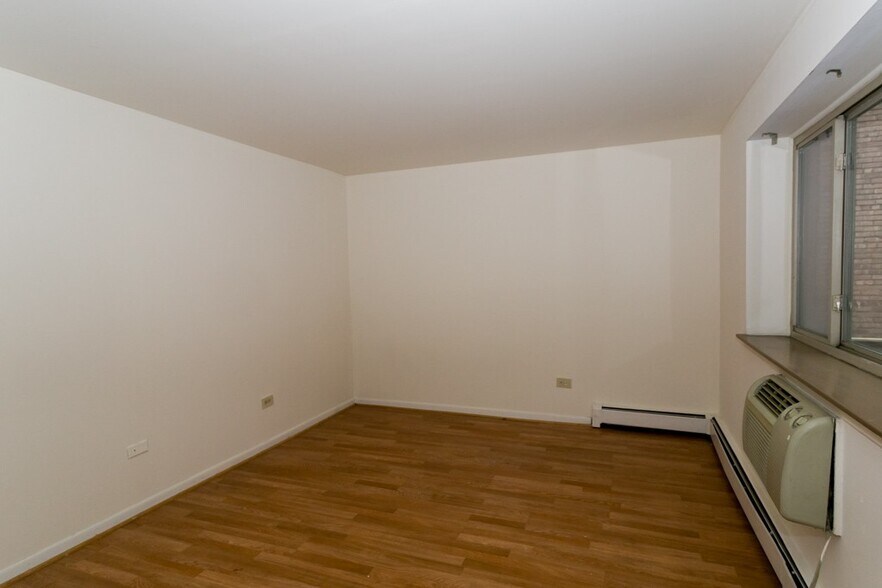 Building Photo - 2629 N Hampden Ct