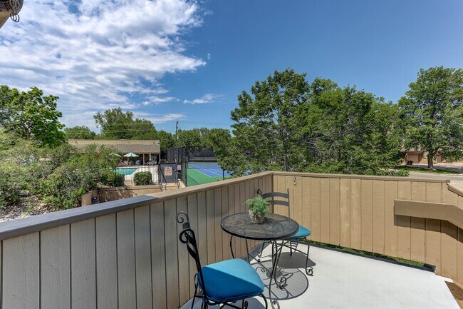 Building Photo - 2938 Kalmia Ave