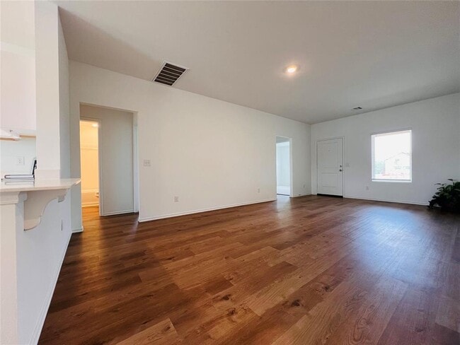 Building Photo - 604 Hillsboro Drive