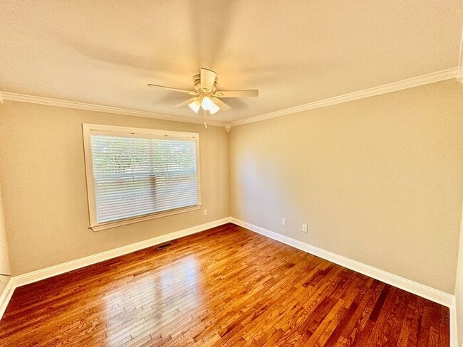 Building Photo - Home available in popular area