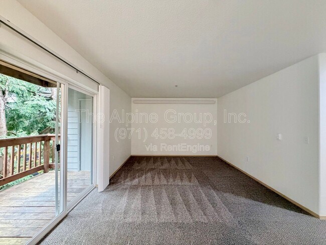 Building Photo - 10020 SW 125th Ave