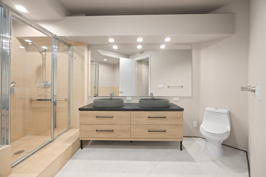 Master Bathroom - 1875 S Beverly Glen Blvd