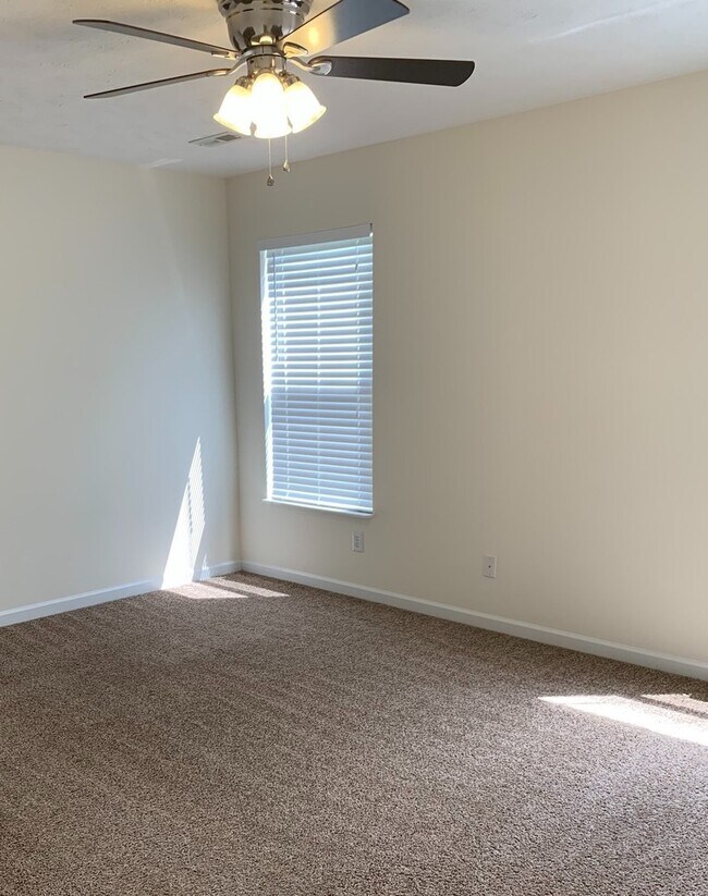 Building Photo - Mt. Juliet Rental – 3 Bedrooms, 2.5 Baths,...